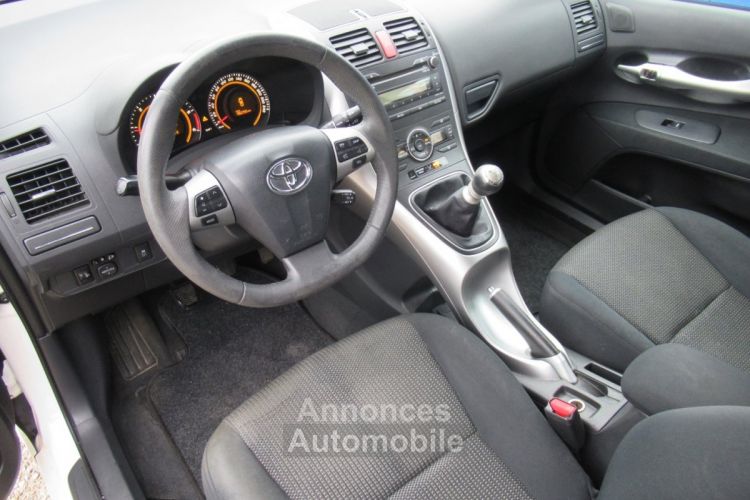 Toyota Auris 126 D-4D FAP DYNAMIC 5P - <small></small> 5.890 € <small>TTC</small> - #2