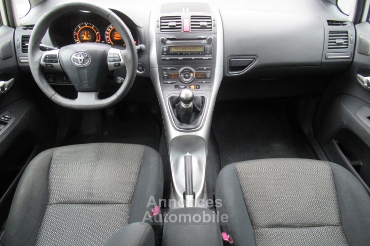 Toyota Auris 126 D-4D FAP DYNAMIC 5P - <small></small> 5.890 € <small>TTC</small> - #8