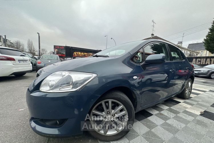 Toyota Auris 126 D-4D LUNA 5P - <small></small> 3.490 € <small>TTC</small> - #1