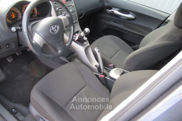 Toyota Auris 177 D-4D - <small></small> 6.890 € <small>TTC</small> - #5