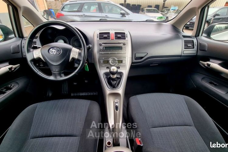 Toyota Auris 2.0 D-4D 126 Cv GARANTI 12 MOIS - <small></small> 4.900 € <small>TTC</small> - #4