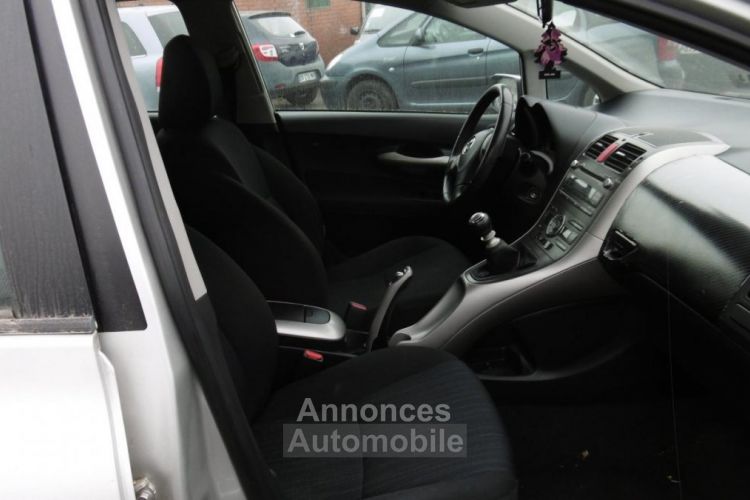 Toyota Auris 2.0l d4d 125cv dynamique (2010) - <small></small> 5.800 € <small>TTC</small> - #7