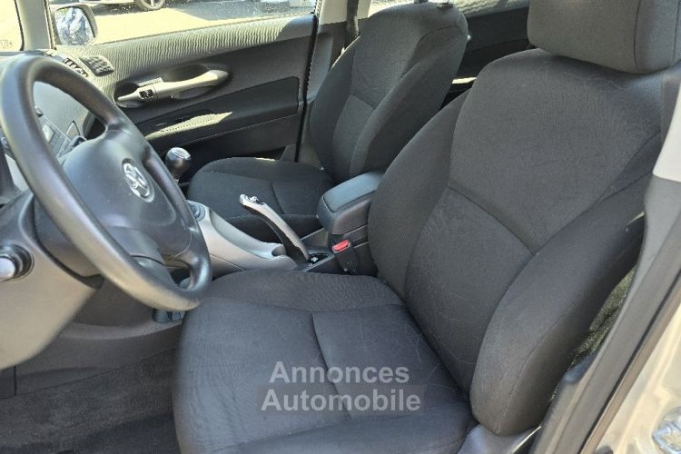 Toyota Auris 90 D-4D Linéa Luna - <small></small> 4.990 € <small>TTC</small> - #10