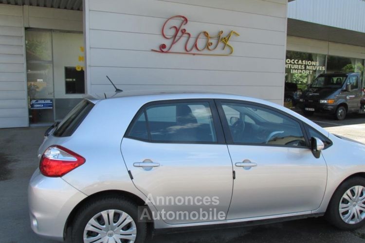 Toyota Auris D4D 126 DYNAMIQUE Gris - <small></small> 9.000 € <small>TTC</small> - #2