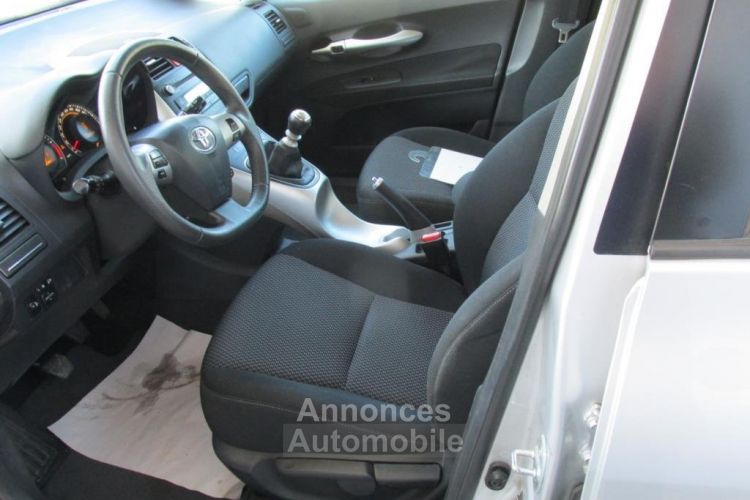 Toyota Auris D4D 126 DYNAMIQUE Gris - <small></small> 9.000 € <small>TTC</small> - #6