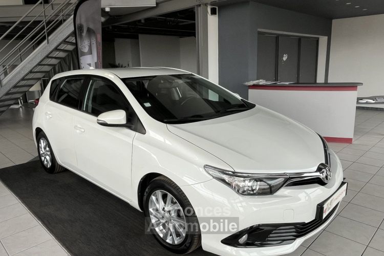 Toyota Auris DYNAMIC 1,6 D-4D 112 GPS CAMERA ATTELAGE PACK ELECTRIQUE BLUETOOTH REGULATEUR LIMITEUR PHARES - <small></small> 10.990 € <small>TTC</small> - #22