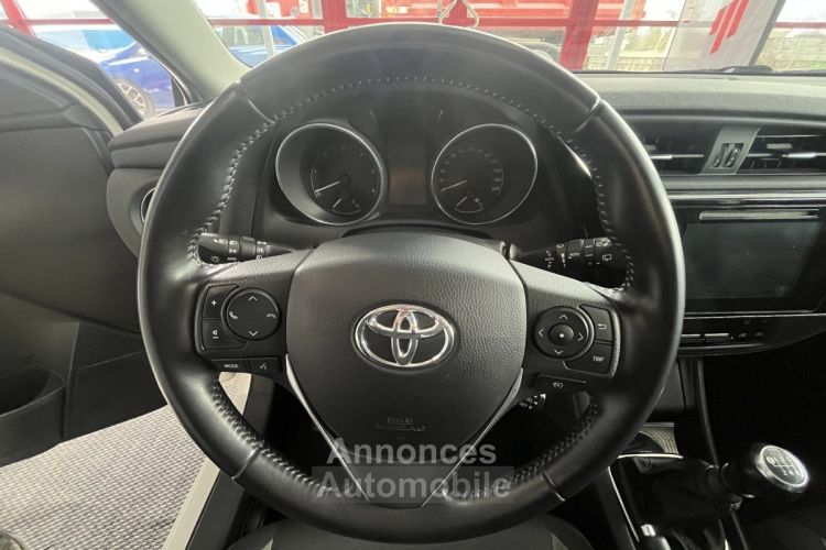 Toyota Auris DYNAMIC 1,6 D-4D 112 GPS CAMERA ATTELAGE PACK ELECTRIQUE BLUETOOTH REGULATEUR LIMITEUR PHARES - <small></small> 10.990 € <small>TTC</small> - #26