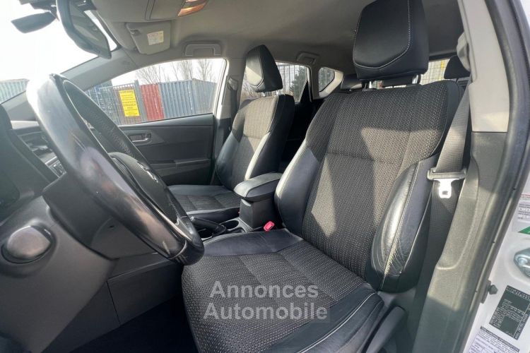 Toyota Auris HSD 136h Feel - <small></small> 9.352 € <small>TTC</small> - #8