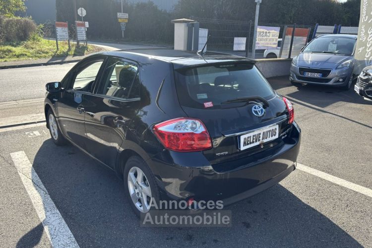 Toyota Auris HSD 136h Millenium 17 5p - <small></small> 11.990 € <small>TTC</small> - #4