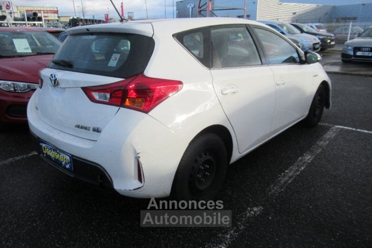 Toyota Auris Hybride 136h Dynamic - <small></small> 9.990 € <small>TTC</small> - #4