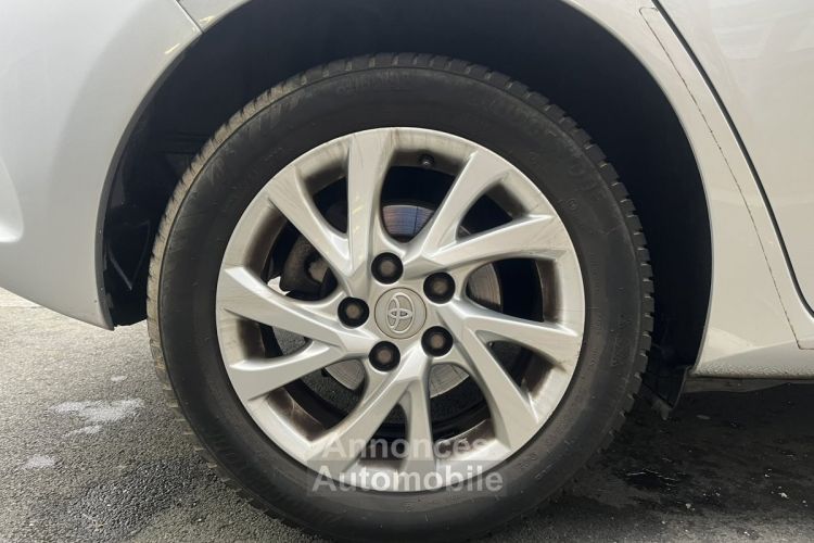 Toyota Auris Hybride 136h Dynamic - <small></small> 12.490 € <small>TTC</small> - #8