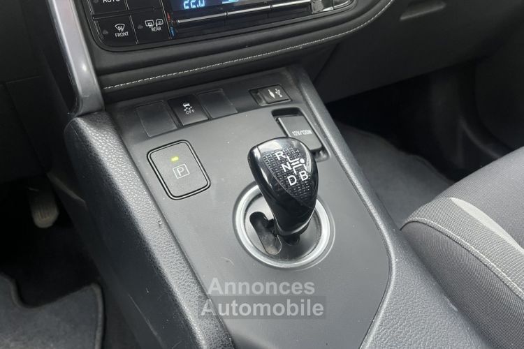 Toyota Auris Hybride 136h Dynamic - <small></small> 12.490 € <small>TTC</small> - #15