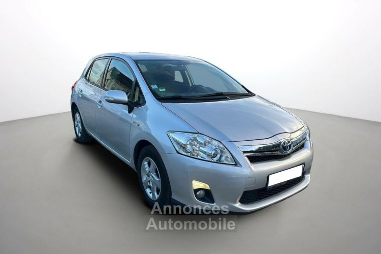 Toyota Auris Hybride 136h dynamique 17 - <small></small> 9.990 € <small>TTC</small> - #2