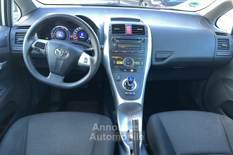 Toyota Auris Hybride 136h dynamique 17 - <small></small> 9.990 € <small>TTC</small> - #3