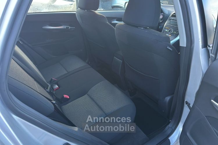 Toyota Auris Hybride 136h dynamique 17 - <small></small> 9.990 € <small>TTC</small> - #7