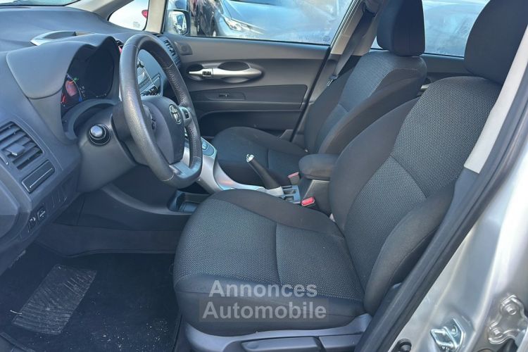 Toyota Auris Hybride 136h dynamique 17 - <small></small> 9.990 € <small>TTC</small> - #15