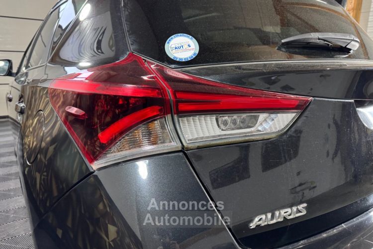 Toyota Auris Hybride 136h Executive - <small></small> 17.490 € <small>TTC</small> - #33