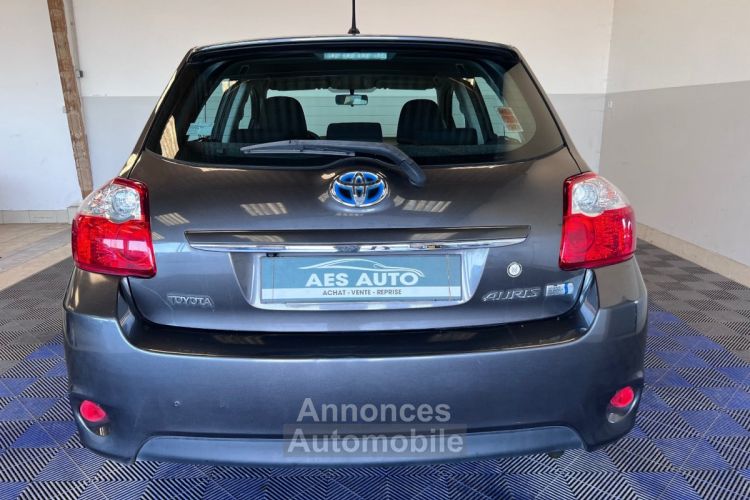 Toyota Auris Hybride 136h Lounge - <small></small> 7.990 € <small>TTC</small> - #3