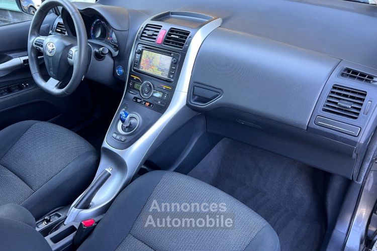 Toyota Auris Hybride 136h Lounge - <small></small> 7.990 € <small>TTC</small> - #9