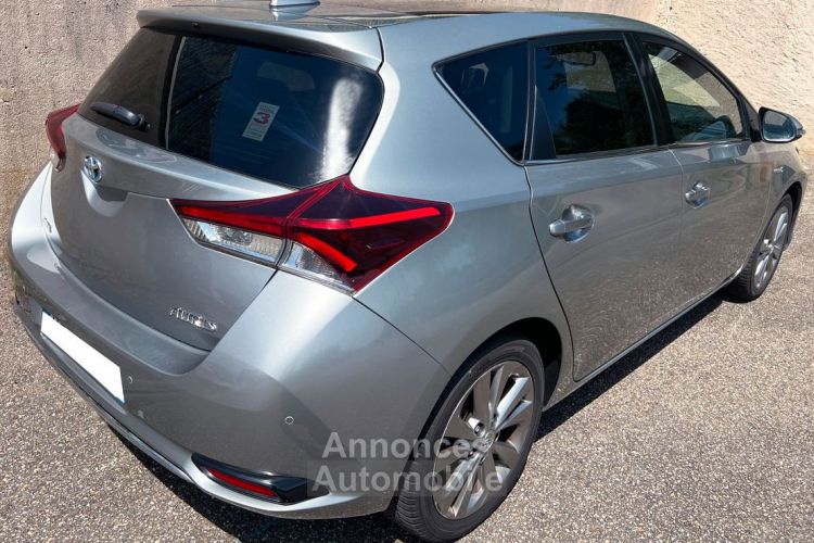 Toyota Auris II HSD 136 ch Executive Toit panoramique Skyview- Camera de recul- Sièges chauffants- Entretien complet - <small></small> 14.490 € <small>TTC</small> - #2