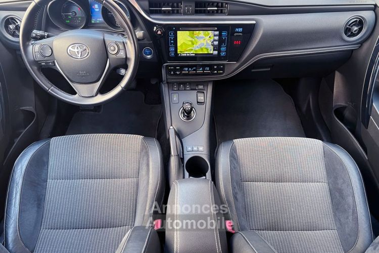 Toyota Auris II HSD 136 ch Executive Toit panoramique Skyview- Camera de recul- Sièges chauffants- Entretien complet - <small></small> 14.490 € <small>TTC</small> - #3