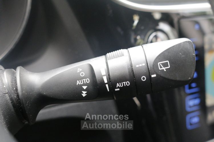 Toyota Auris Ph.II 1.6 D-4D 112 Dynamic (Caméra de recul, GPS, Bluetooth) - <small></small> 9.990 € <small>TTC</small> - #26