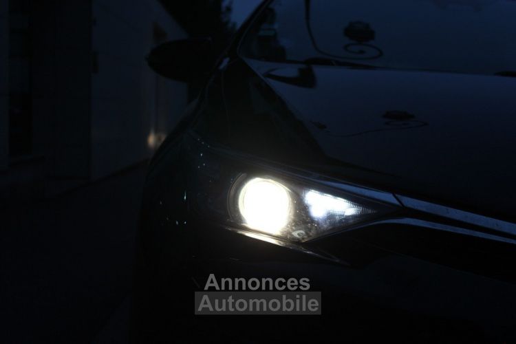 Toyota Auris Touring 1.8 HYBRIDE 136H Sport - <small></small> 9.990 € <small>TTC</small> - #18