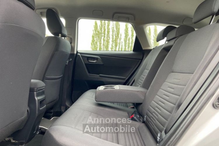 Toyota Auris Touring Sports HSD 136H DYNAMIC BUSINESS 92.000KM 1ERE MAIN - <small></small> 15.990 € <small>TTC</small> - #11