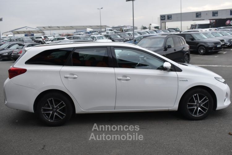 Toyota Auris Touring Sports HSD 136H FEEL! - <small></small> 11.490 € <small>TTC</small> - #4