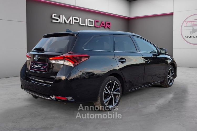 Toyota Auris Touring Sports Hybride 136h Executive / SIEGES CHAUFFANTS / CAMERA RECUL / ATTELAGE AMOVIBLE / GARANTIE 12 MOIS - <small></small> 14.980 € <small>TTC</small> - #8