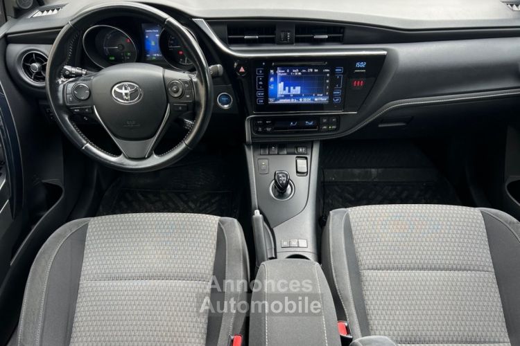 Toyota Auris Touring Sports RC18 Hybride 136 h Collection - <small></small> 16.990 € <small>TTC</small> - #2