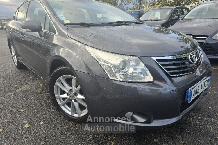 Toyota Avensis 126 D-4D Executive LEGEREMENT GRELE - <small></small> 4.490 € <small>TTC</small> - #3