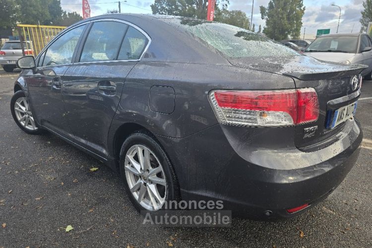 Toyota Avensis 126 D-4D Executive LEGEREMENT GRELE - <small></small> 4.490 € <small>TTC</small> - #4