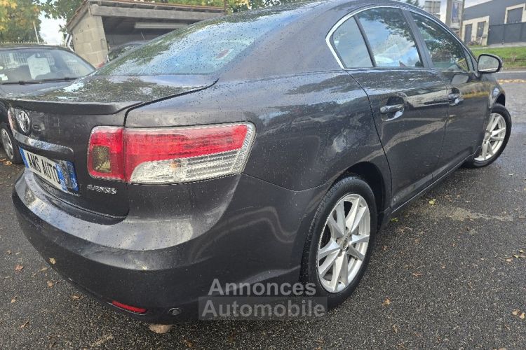 Toyota Avensis 126 D-4D Executive LEGEREMENT GRELE - <small></small> 4.490 € <small>TTC</small> - #5