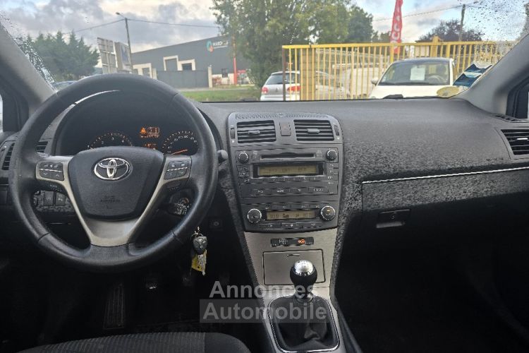 Toyota Avensis 126 D-4D Executive LEGEREMENT GRELE - <small></small> 4.490 € <small>TTC</small> - #8