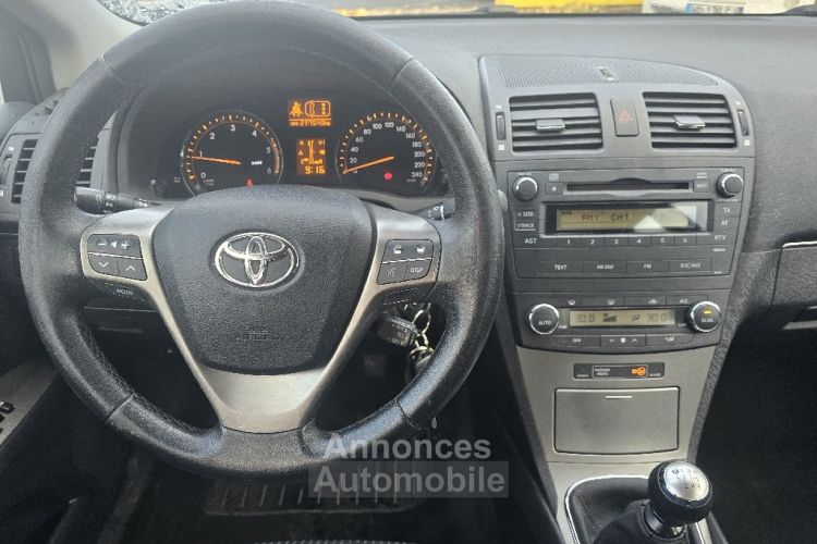 Toyota Avensis 126 D-4D Executive LEGEREMENT GRELE - <small></small> 4.490 € <small>TTC</small> - #9