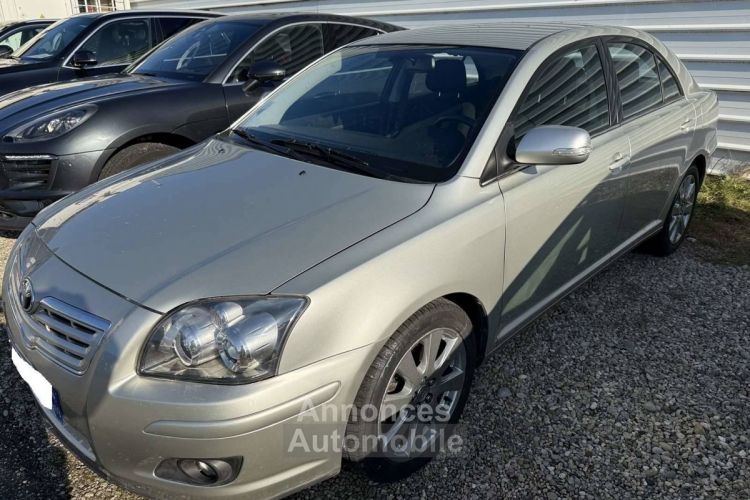 Toyota Avensis II 126 D-4D Techno 5p - <small></small> 7.990 € <small>TTC</small> - #1