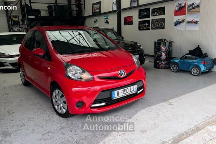 Toyota Aygo 1.0 VVT-| 68CH DYNAMIC 5P CLIM SUIVI Critair 1 - <small></small> 5.399 € <small>TTC</small> - #1