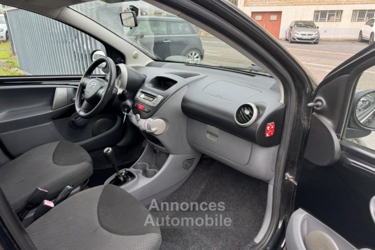 Toyota Aygo 1.0 VVT-i  Confort + Clim - <small></small> 4.990 € <small>TTC</small> - #17