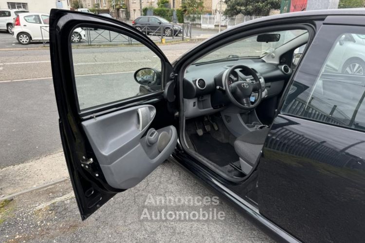 Toyota Aygo 1.0 VVT-i  Confort + Clim - <small></small> 4.990 € <small>TTC</small> - #22