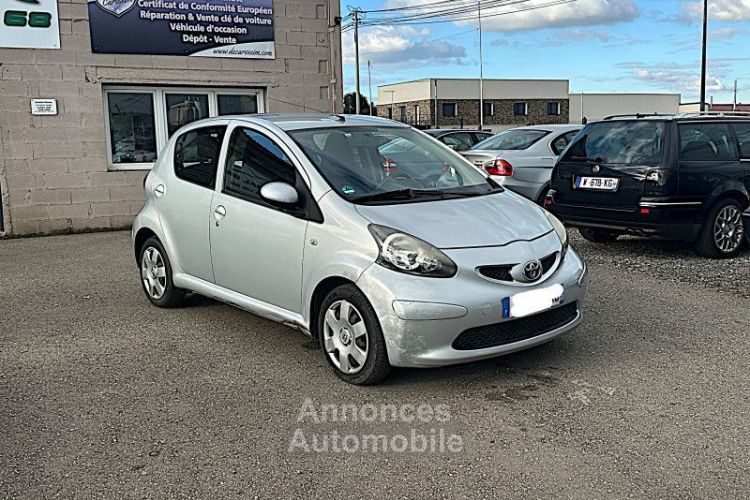 Toyota Aygo 1.0 VVT-I 68CH 5P - <small></small> 2.499 € <small>TTC</small> - #3