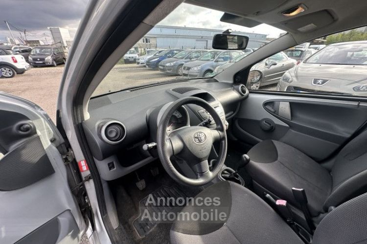 Toyota Aygo 1.0 VVT-I 68CH 5P - <small></small> 2.499 € <small>TTC</small> - #11