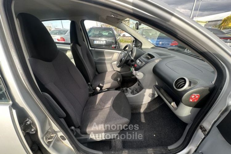 Toyota Aygo 1.0 VVT-I 68CH 5P - <small></small> 2.499 € <small>TTC</small> - #12