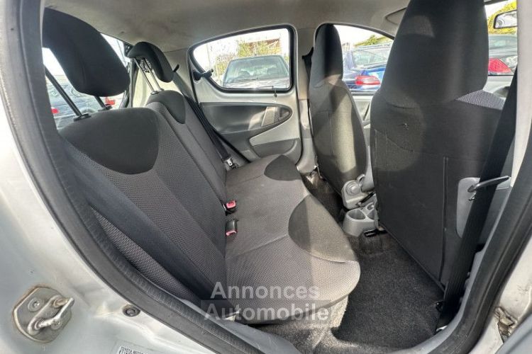 Toyota Aygo 1.0 VVT-I 68CH 5P - <small></small> 2.499 € <small>TTC</small> - #15