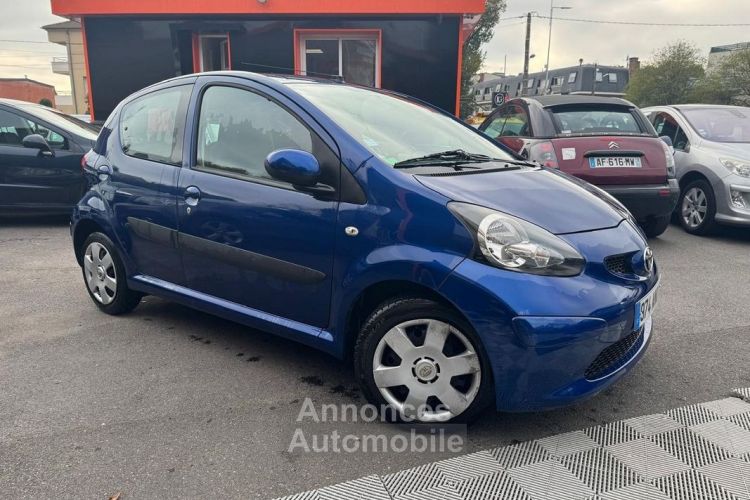 Toyota Aygo 1.0 VVT-I 68CH CONFORT 5P - <small></small> 4.490 € <small>TTC</small> - #1