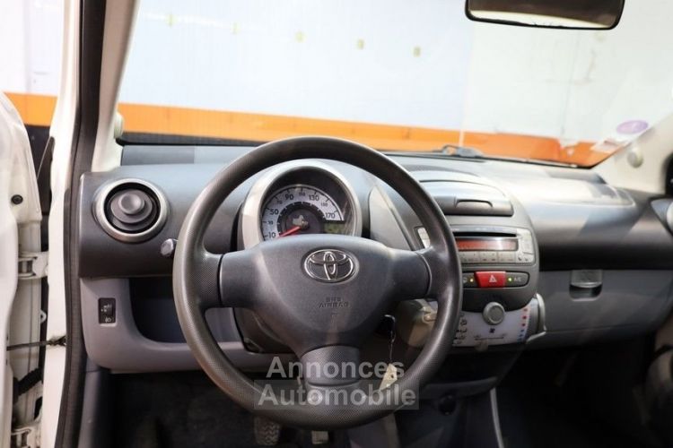 Toyota Aygo 1.0 VVT-I 68CH CONNECT MMT 5P - <small></small> 7.990 € <small>TTC</small> - #10