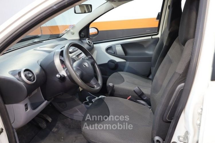 Toyota Aygo 1.0 VVT-I 68CH CONNECT MMT 5P - <small></small> 7.990 € <small>TTC</small> - #12