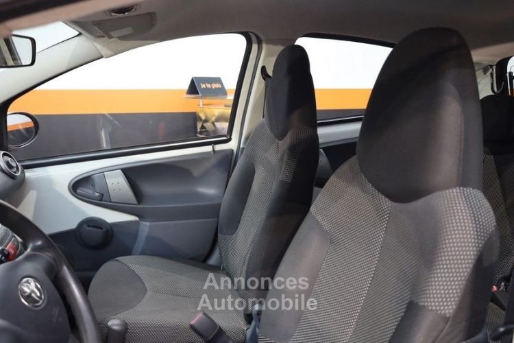 Toyota Aygo 1.0 VVT-I 68CH CONNECT MMT 5P - <small></small> 7.990 € <small>TTC</small> - #13