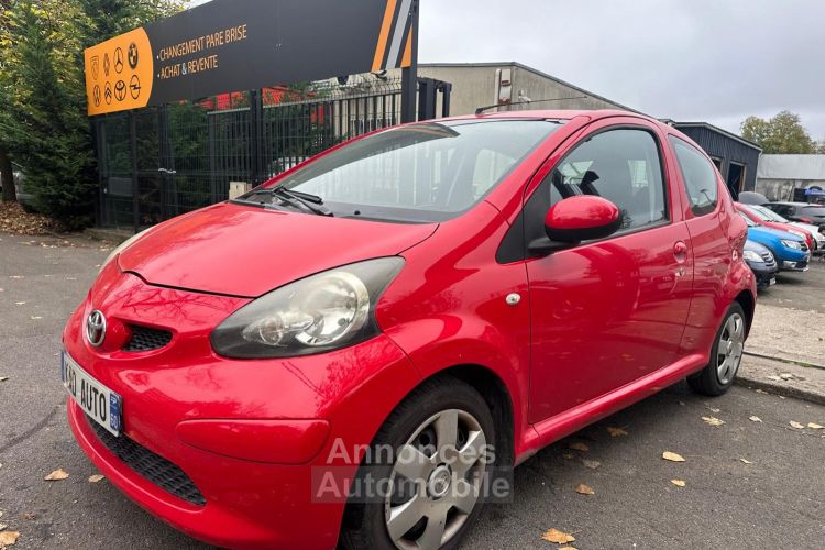 Toyota Aygo 1.0 VVT-I CONFORT BVA 3P - <small></small> 5.495 € <small>TTC</small> - #1