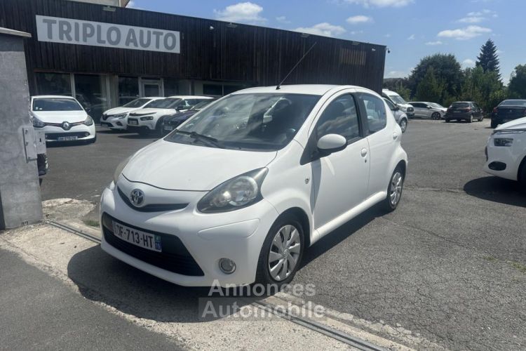 Toyota Aygo 1.0 VVT-i Dynamic + clim - <small></small> 7.990 € <small>TTC</small> - #1